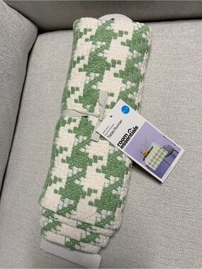 Room Essentials Green White Houndstooth Table Runners